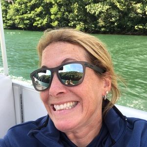 Meet your Posher, Carrie